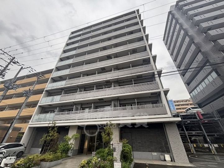 大阪府吹田市広芝町の賃貸マンションの外観