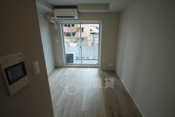 大阪府吹田市広芝町の賃貸マンションの居間