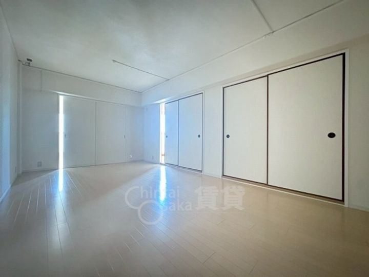 エバーグリーン淀川2号棟の居間