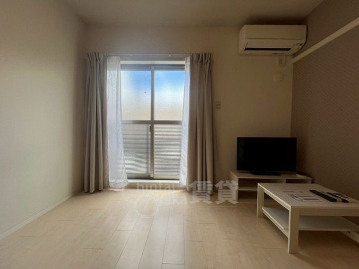 大阪府大阪市東淀川区東中島4丁目の賃貸マンションの居間