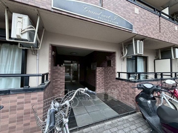グランベールアイ大手町の玄関