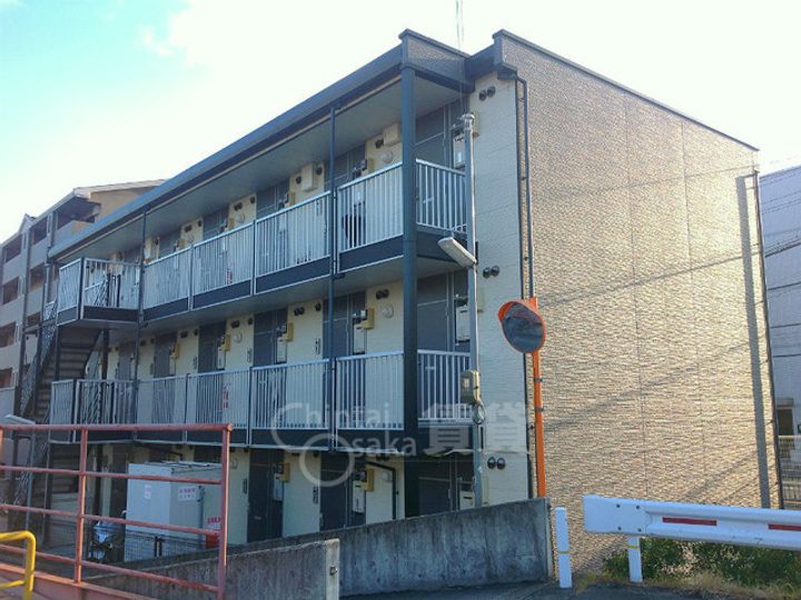 レオパレス吉川の外観
