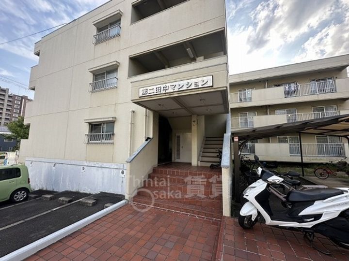 第2田中マンションの玄関