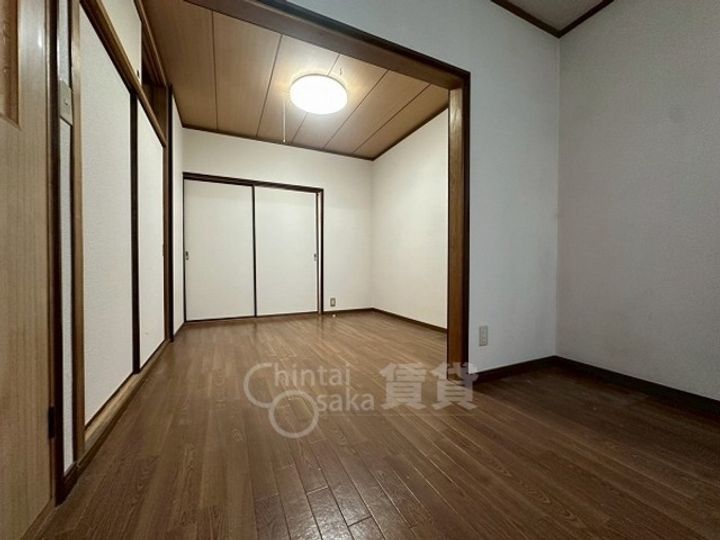 大阪府箕面市半町4丁目の賃貸アパートの居間