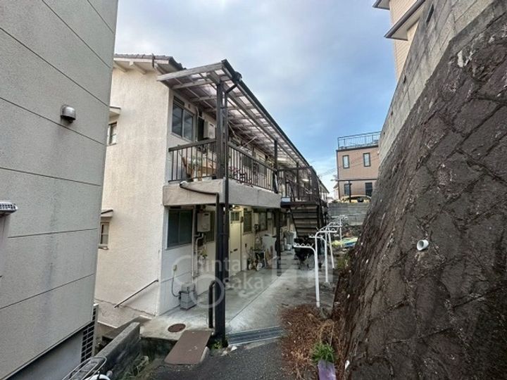 大阪府箕面市半町4丁目の賃貸アパートの外観