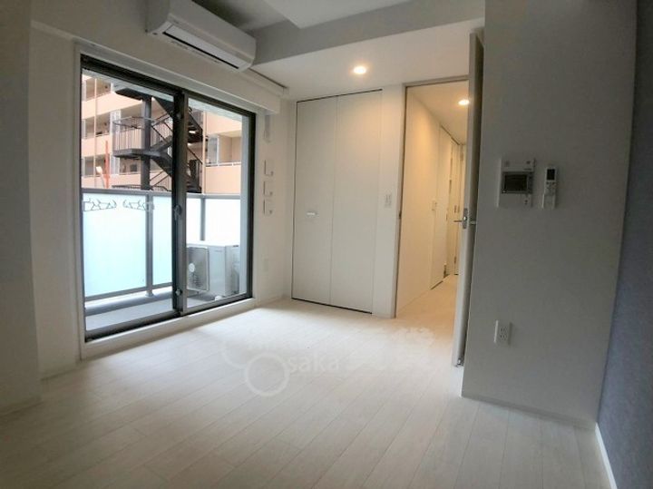 大阪府大阪市淀川区宮原4丁目の賃貸マンションの居間