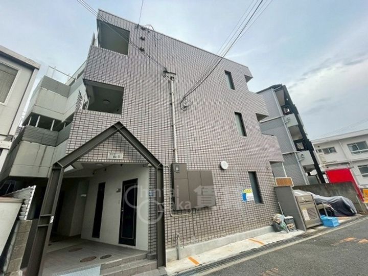 大阪府吹田市山手町1丁目の賃貸マンションの外観