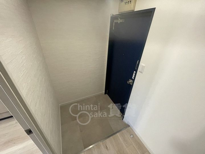 東和ハイツの玄関