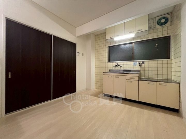 大阪府大阪市東淀川区菅原4丁目の賃貸マンションの居間