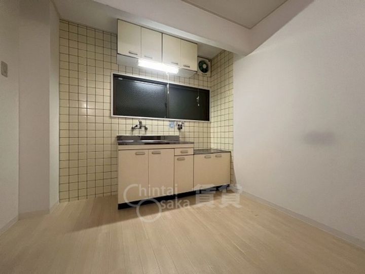 大阪府大阪市東淀川区菅原4丁目の賃貸マンションの居間