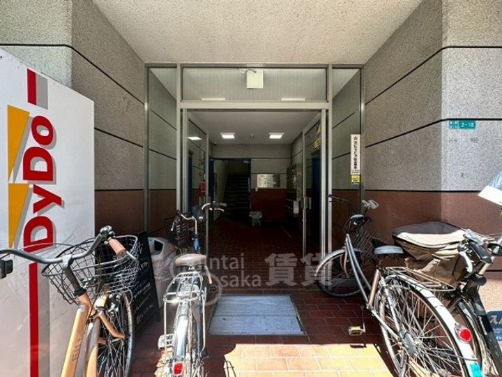 エンシン北大阪ビルの玄関