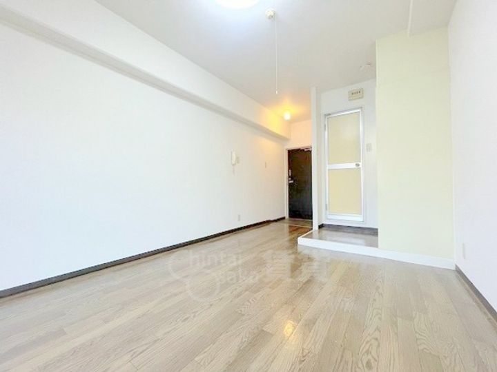 大阪府大阪市淀川区西中島2丁目の賃貸マンションの居間