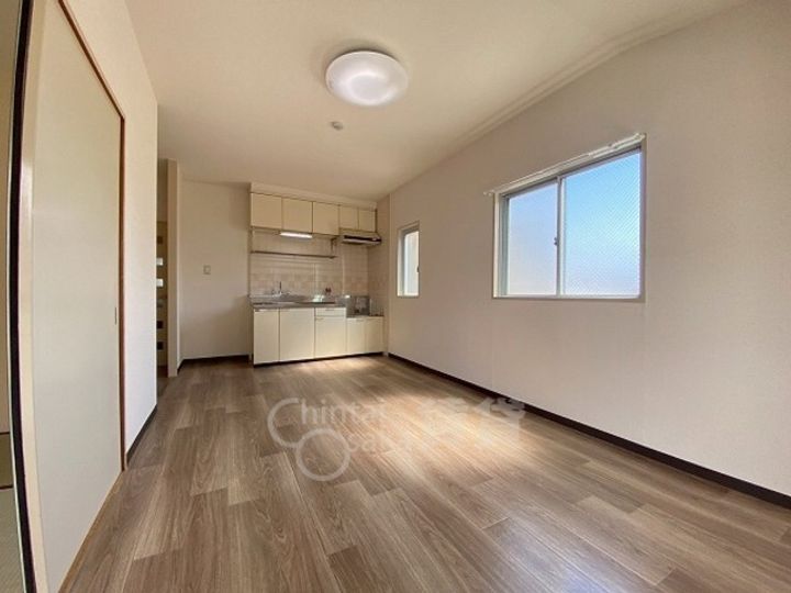 大阪府吹田市山田東4丁目の賃貸マンションの居間