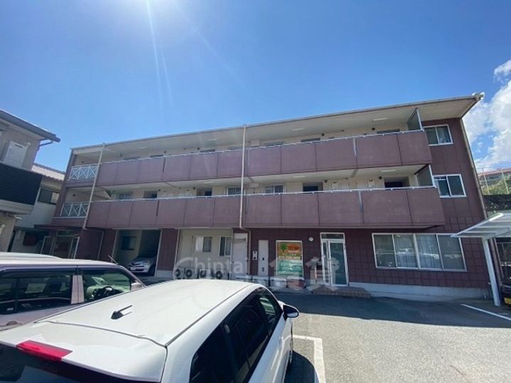 大阪府吹田市山田東4丁目の賃貸マンションの外観