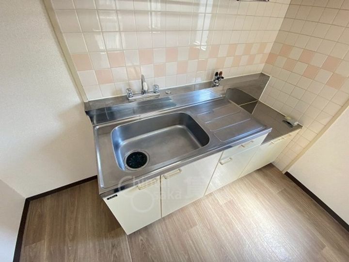 大阪府吹田市山田東4丁目の賃貸マンションのキッチン