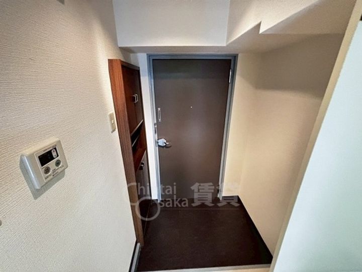 大阪府茨木市水尾4丁目の賃貸マンションの玄関