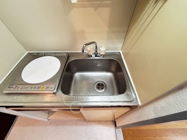 大阪府茨木市水尾4丁目の賃貸マンションの内装