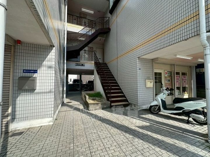 ホワイトハウス小柳の玄関