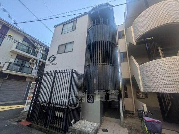 サンクラッソ茨木駅前の外観