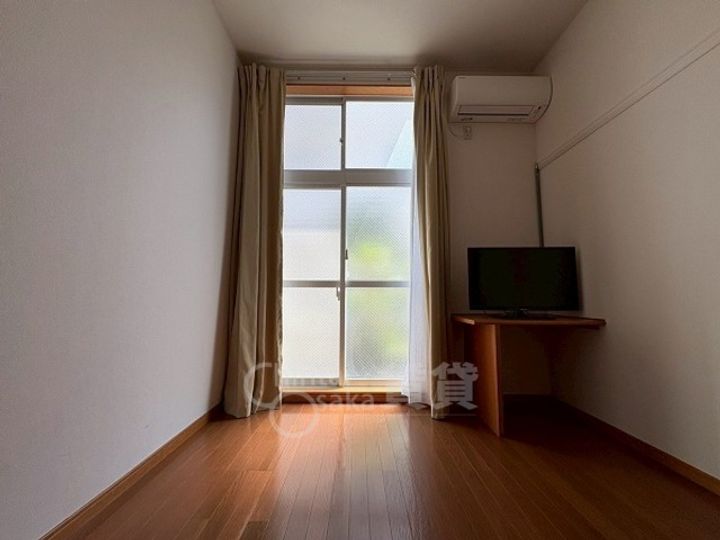 レオパレスタケナカの居間