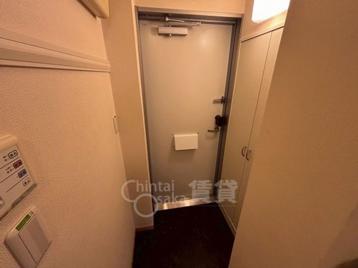 レオパレスTOWAの玄関