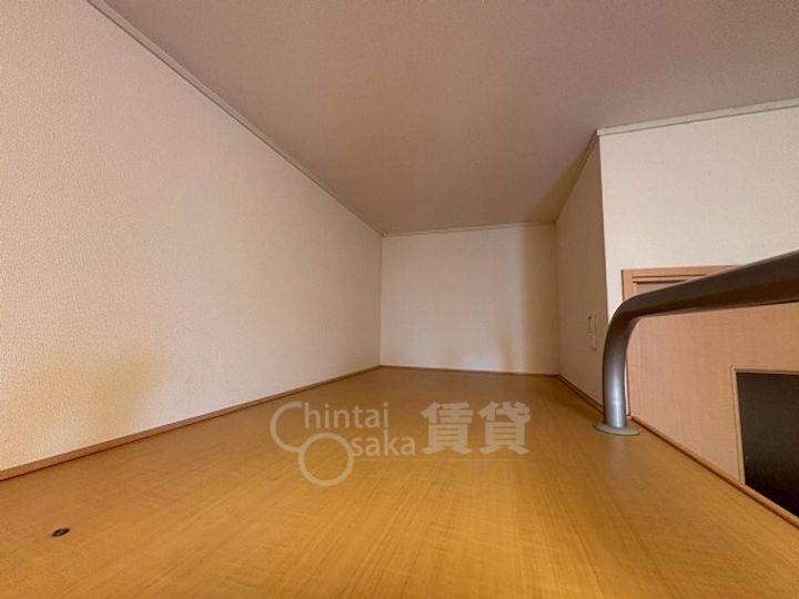 レオパレスTOWAの居間