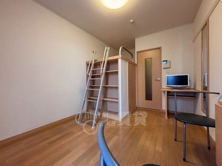 レオパレスTOWAの居間