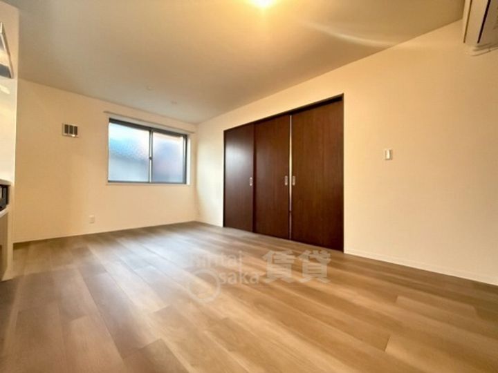 源ハイツの居間