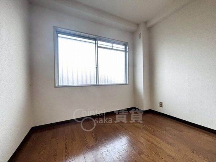 明香マンションの居間