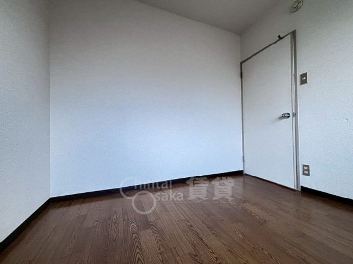 明香マンションの居間