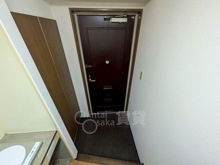 シロハイヌの玄関