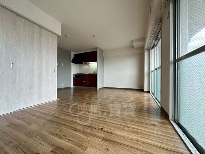 大阪府摂津市千里丘3丁目の賃貸マンションの居間