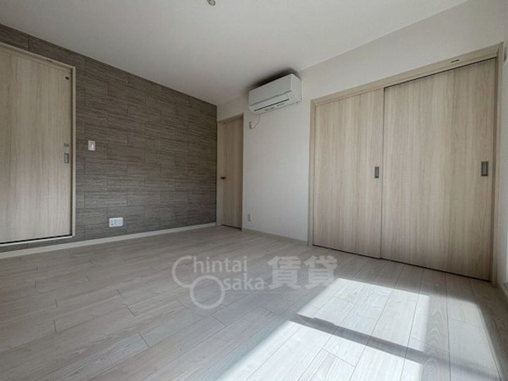 大阪府吹田市原町3丁目の賃貸アパートの居間