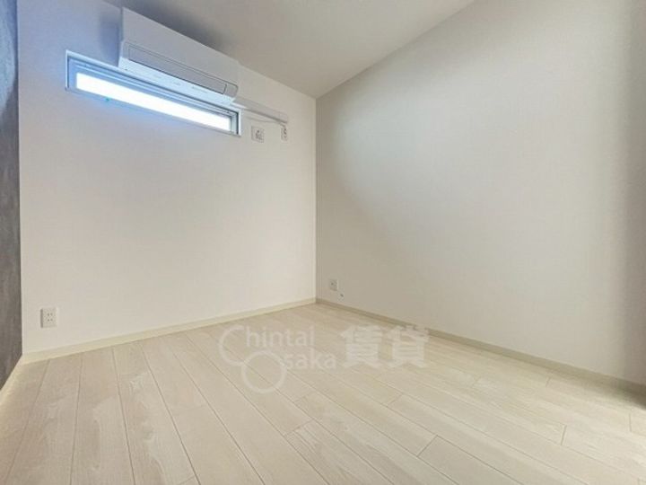 大阪府吹田市原町3丁目の賃貸アパートの居間