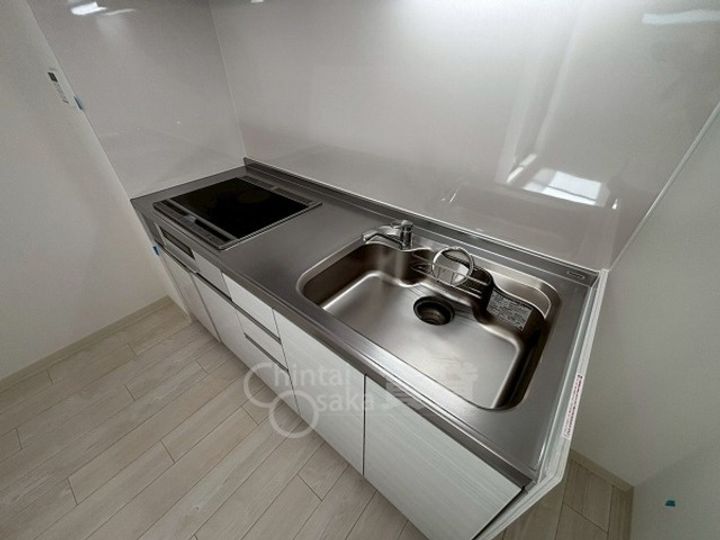 大阪府吹田市原町3丁目の賃貸アパートのキッチン