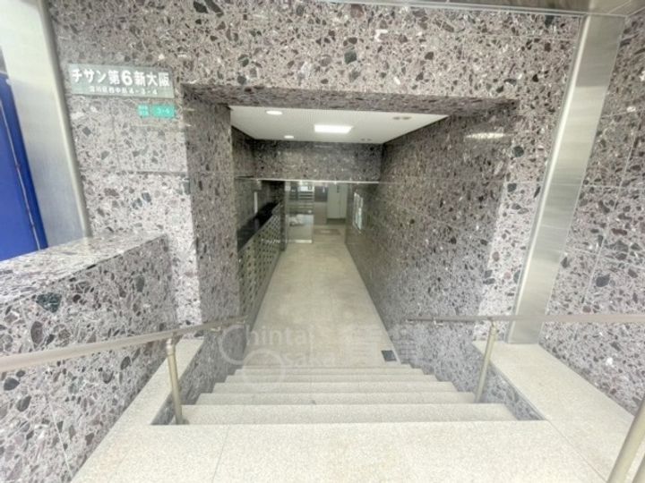 大阪府大阪市淀川区西中島4丁目(マンション)の賃貸物件の玄関