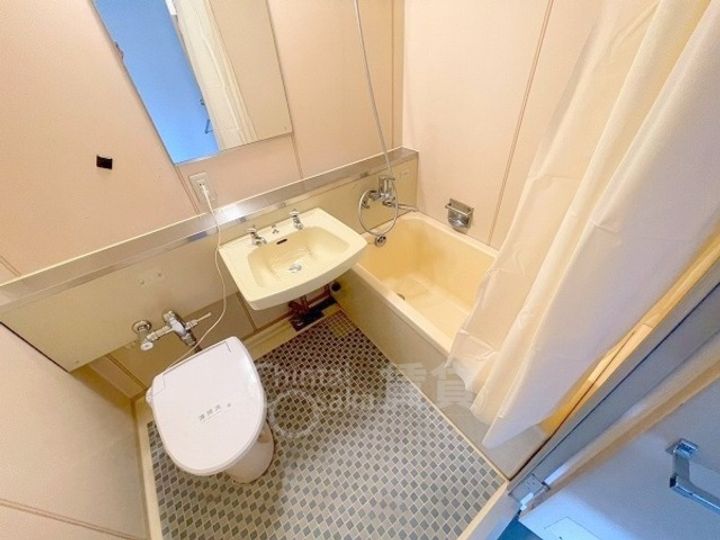 大阪府大阪市東淀川区東中島1丁目の賃貸マンションの内装