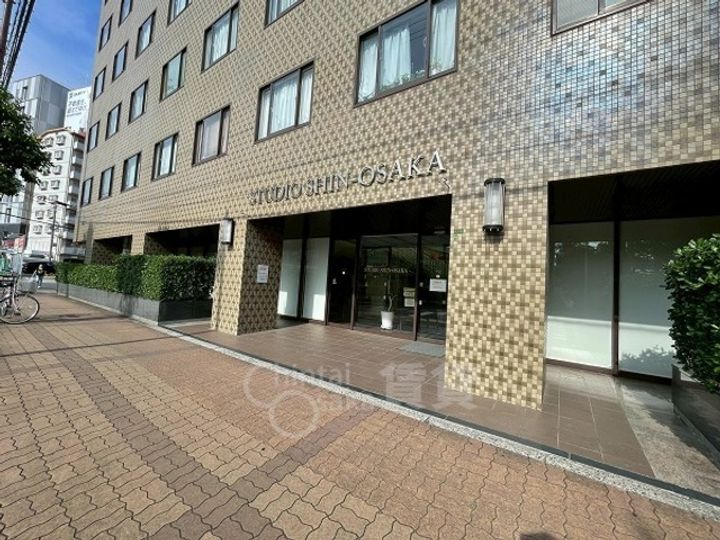 大阪府大阪市東淀川区東中島1丁目の賃貸マンションの玄関
