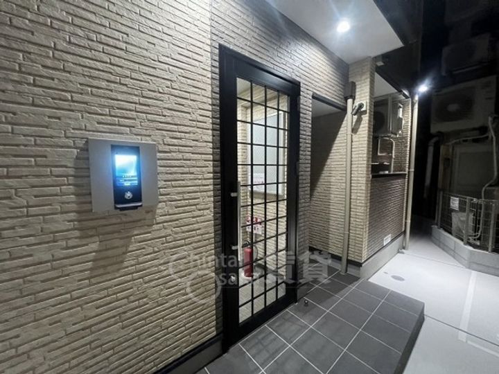 大阪府大阪市西淀川区佃3丁目の賃貸アパートの玄関