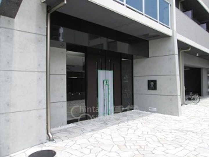 W-STYLE新大阪の玄関