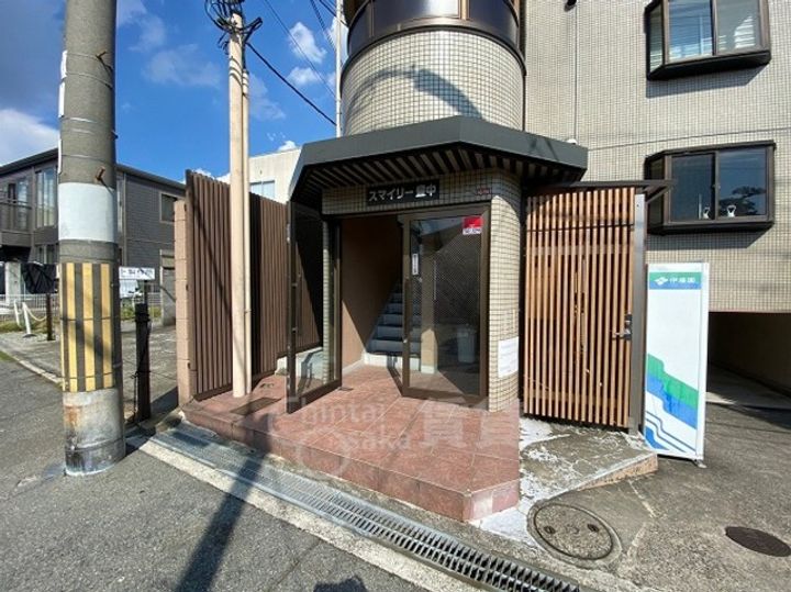 スマイリー豊中の玄関