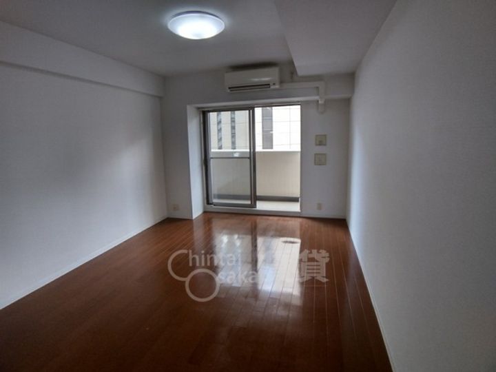 大阪府大阪市淀川区宮原4丁目の賃貸マンションの居間