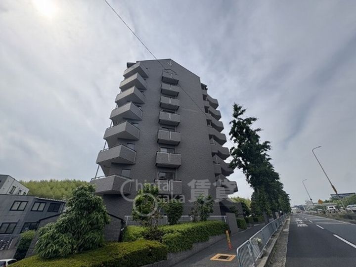 大阪府吹田市桃山台5丁目の賃貸マンションの外観