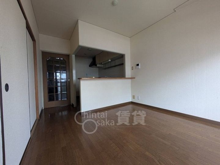 大阪府茨木市東太田1丁目の賃貸マンションの居間