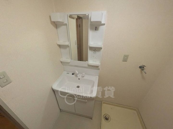 大阪府茨木市東太田1丁目の賃貸マンションの内装