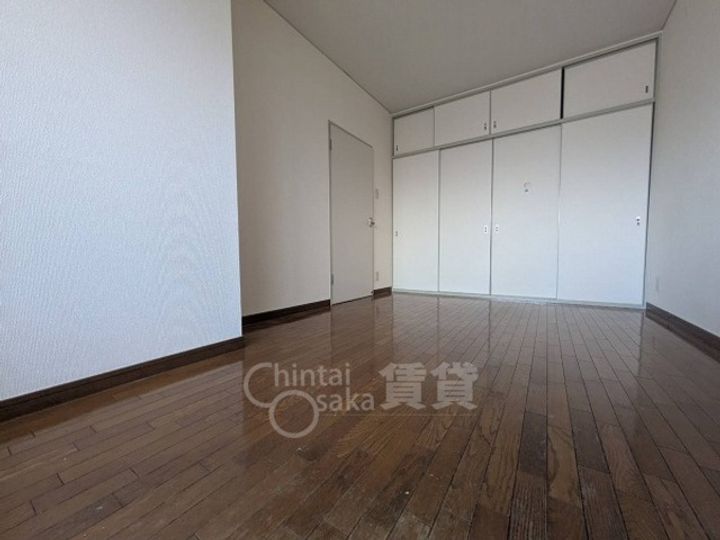大阪府茨木市東太田1丁目の賃貸マンションの居間
