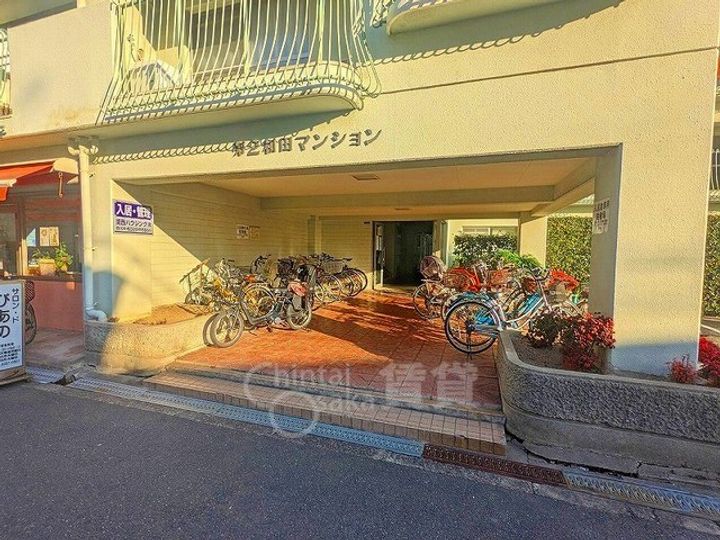 大阪府大阪市東淀川区豊里6丁目の賃貸マンションの玄関