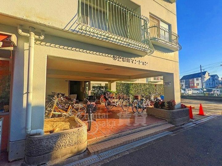 大阪府大阪市東淀川区豊里6丁目の賃貸マンションの玄関