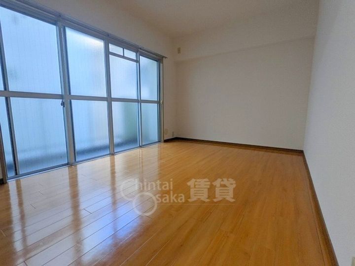 大阪府大阪市東淀川区豊里6丁目の賃貸マンションの居間