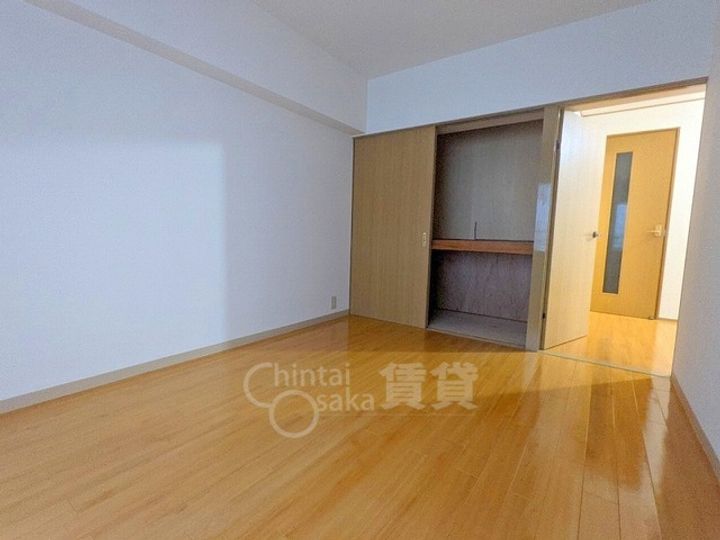 大阪府大阪市東淀川区豊里6丁目の賃貸マンションの居間